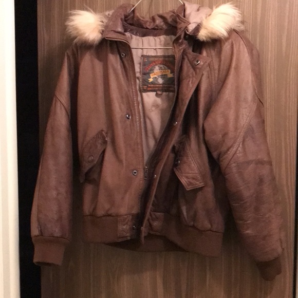 Brown leather bomber jacket with zip off hood - Picture 5 of 8